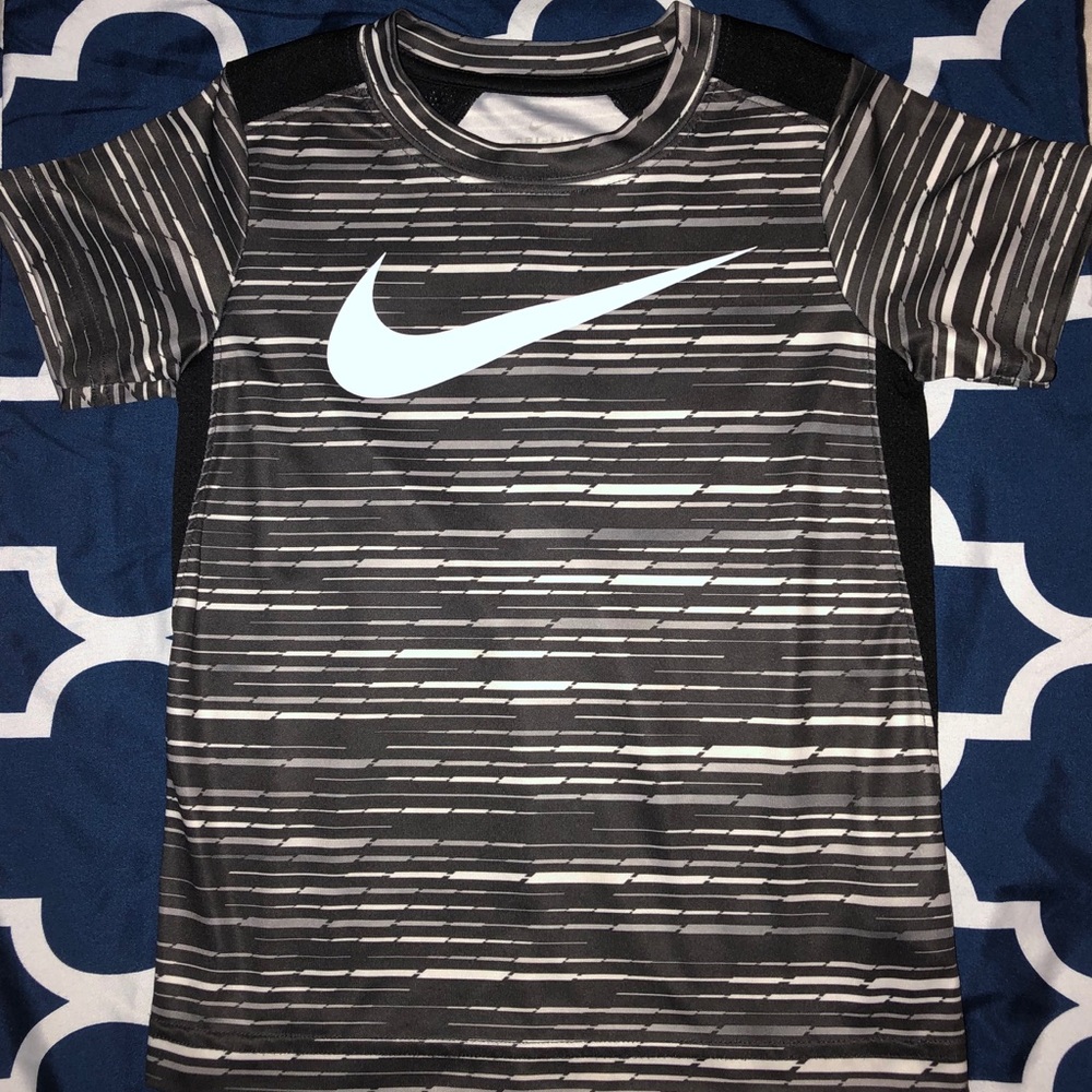 Boys Nike T-shirt